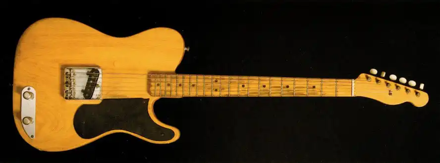 The second Esquire prototype had the well-known Telecaster headstock. Neck and control plate are not original, and the body was completely stripped.