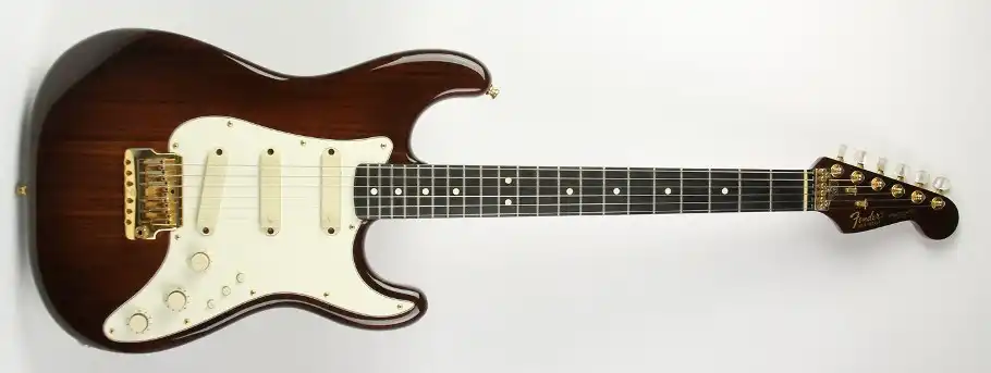 Walnut Elite Stratocaster