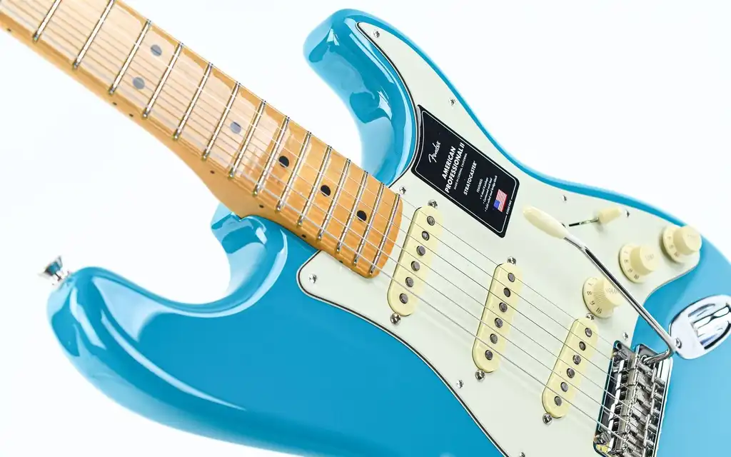 American Pro II Strat Maiami Blue