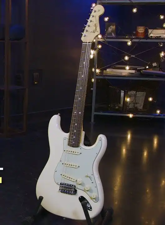 An American Original '60s Stratocaster in Inca Silver (Photo: Sweetwater)