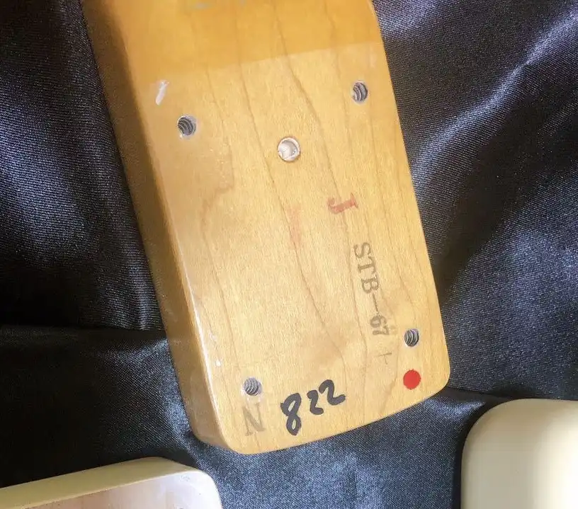 The export ’68 Stratocaster and the domestic ST-67 featured the same neck