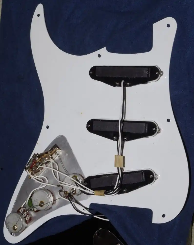 Ceramic pickups on an ST30