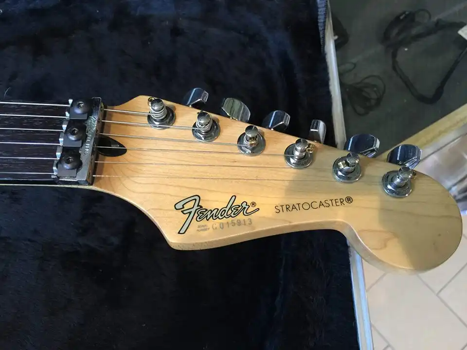 US Contemporary Strat headstock
