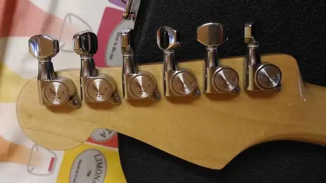 Fender/Gotoh Standard tuners as found on early “E” Series Korean Stratocasters