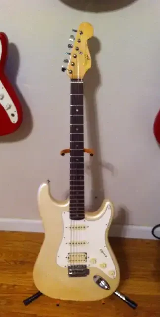Indian Squier Stratocaster HSS