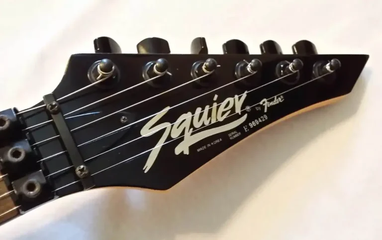 Squier HM Strat, swoosh-style headstock