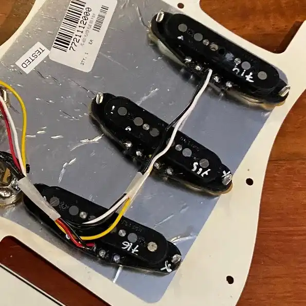 Player Plus Noiseless Pickups Back Plate