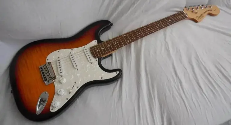 Squier Deluxe Stratocaster FMT
