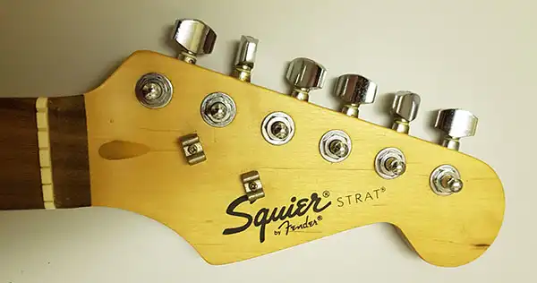Squier SE-100 headstock