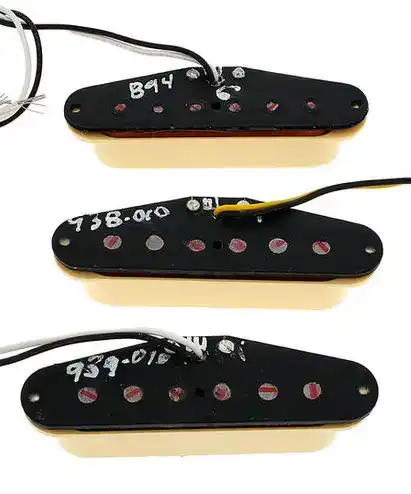 vintera 50s stratocaster pickup bottom
