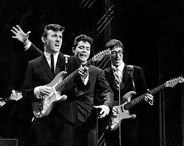 A short time later, Hank bought his first Stratocaster, this time with a rosewood fingerboard
