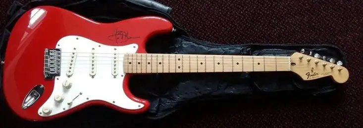 The Traditional/Hank Marvin Stratocaster