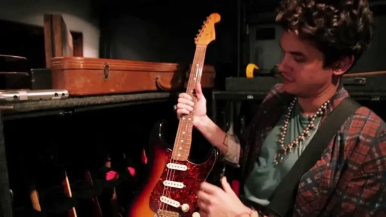 John Mayer with his 1996 SRV Stratocaster