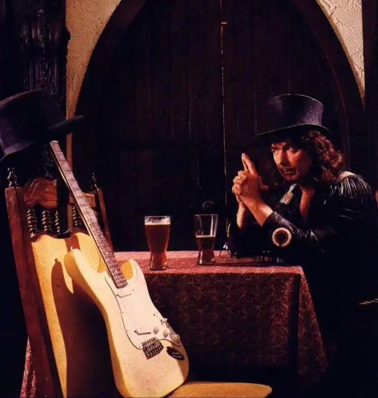 Adverisement of the Set-Neck Blackmore Stratocaster made in Japan