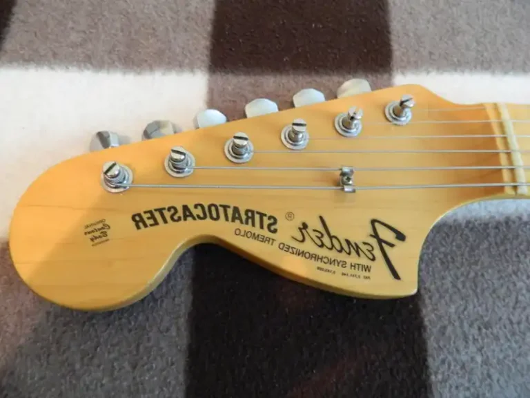 Jimi Hendrix Tribute Stratocaster Headstock (Courtesy of Gergo Novodonszki)
